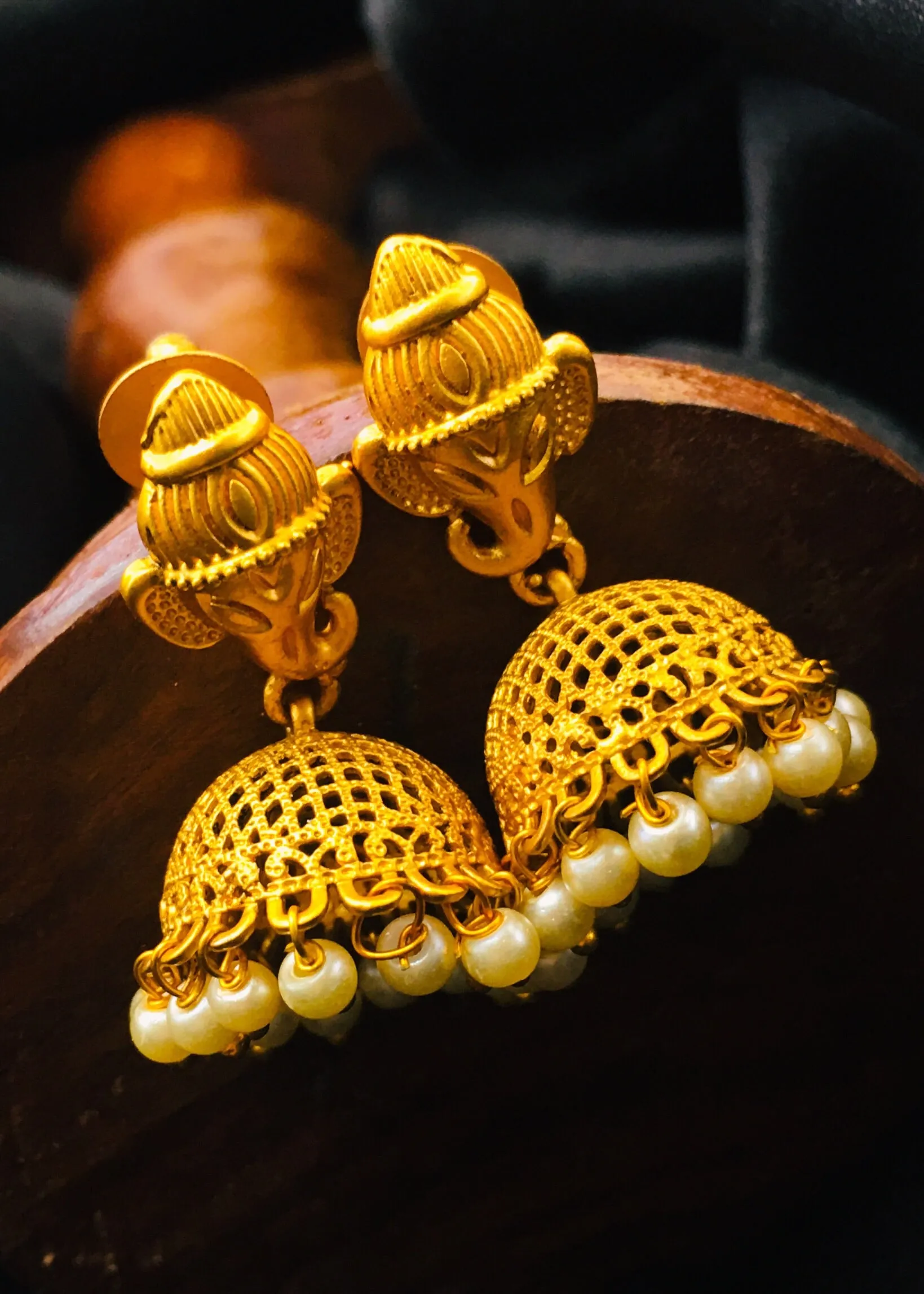 GAJMUKH WITH SIMPLE JHUMKI EARRINGS
