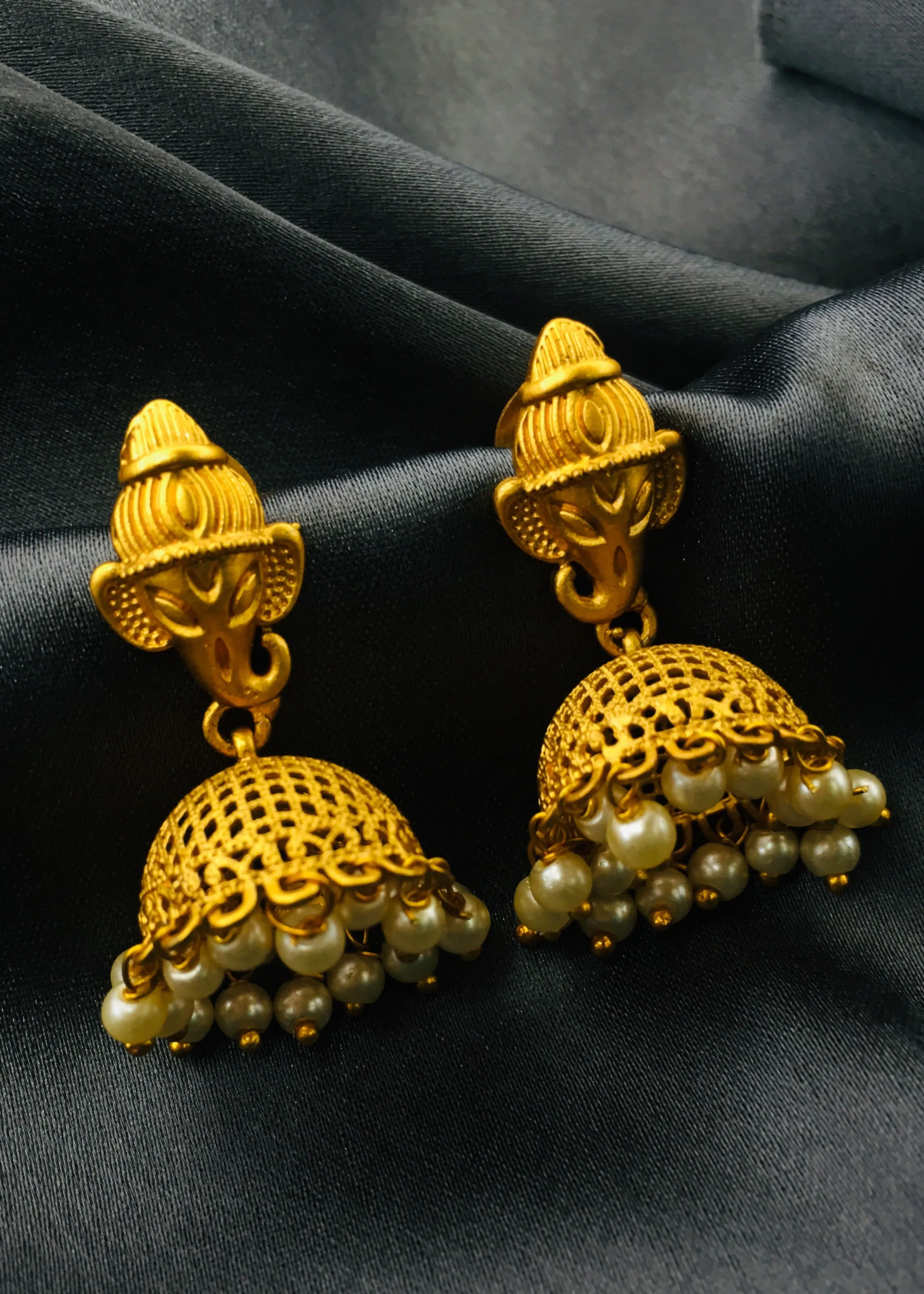 GAJMUKH WITH SIMPLE JHUMKI EARRINGS