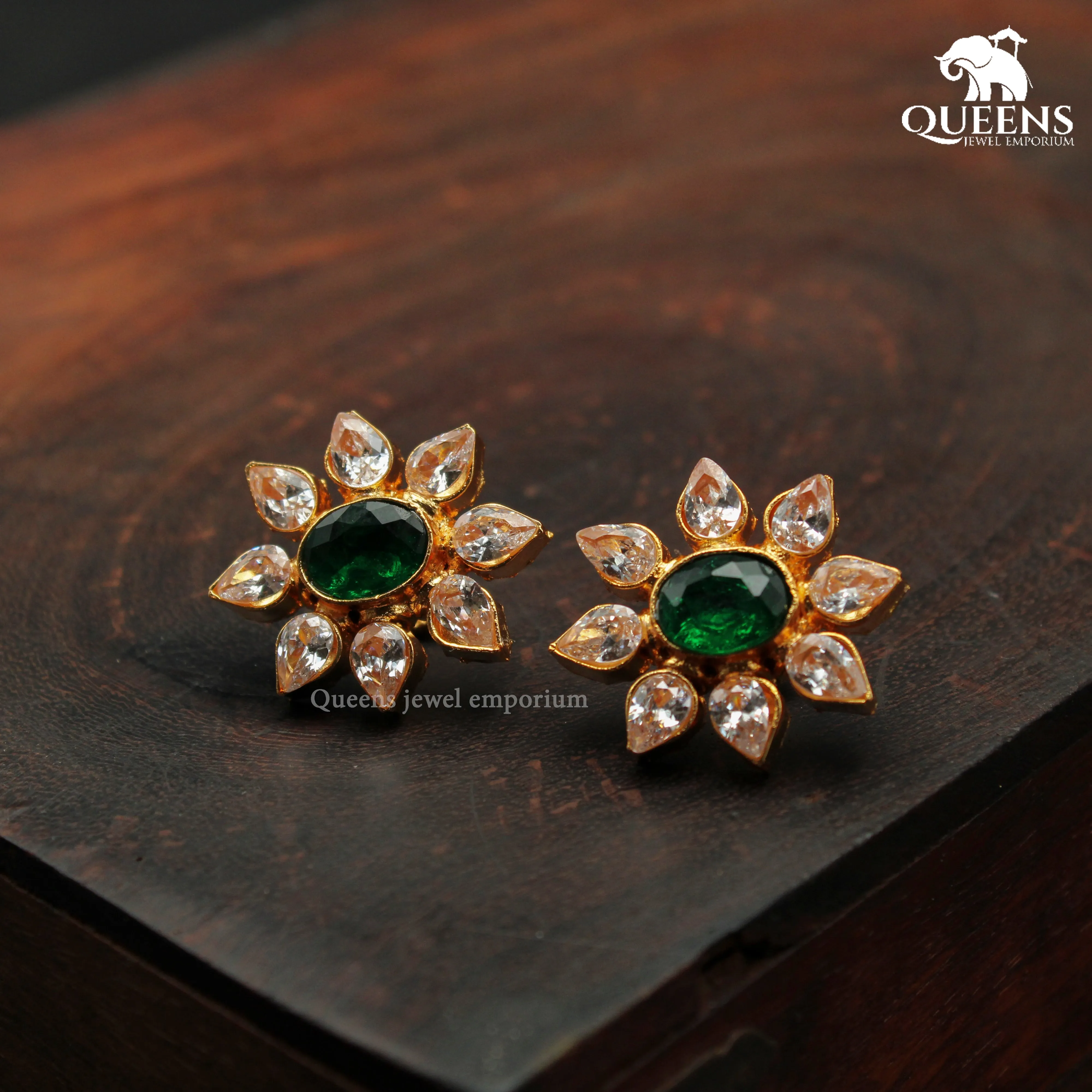 GAURAVYA SIMPLE EARRING