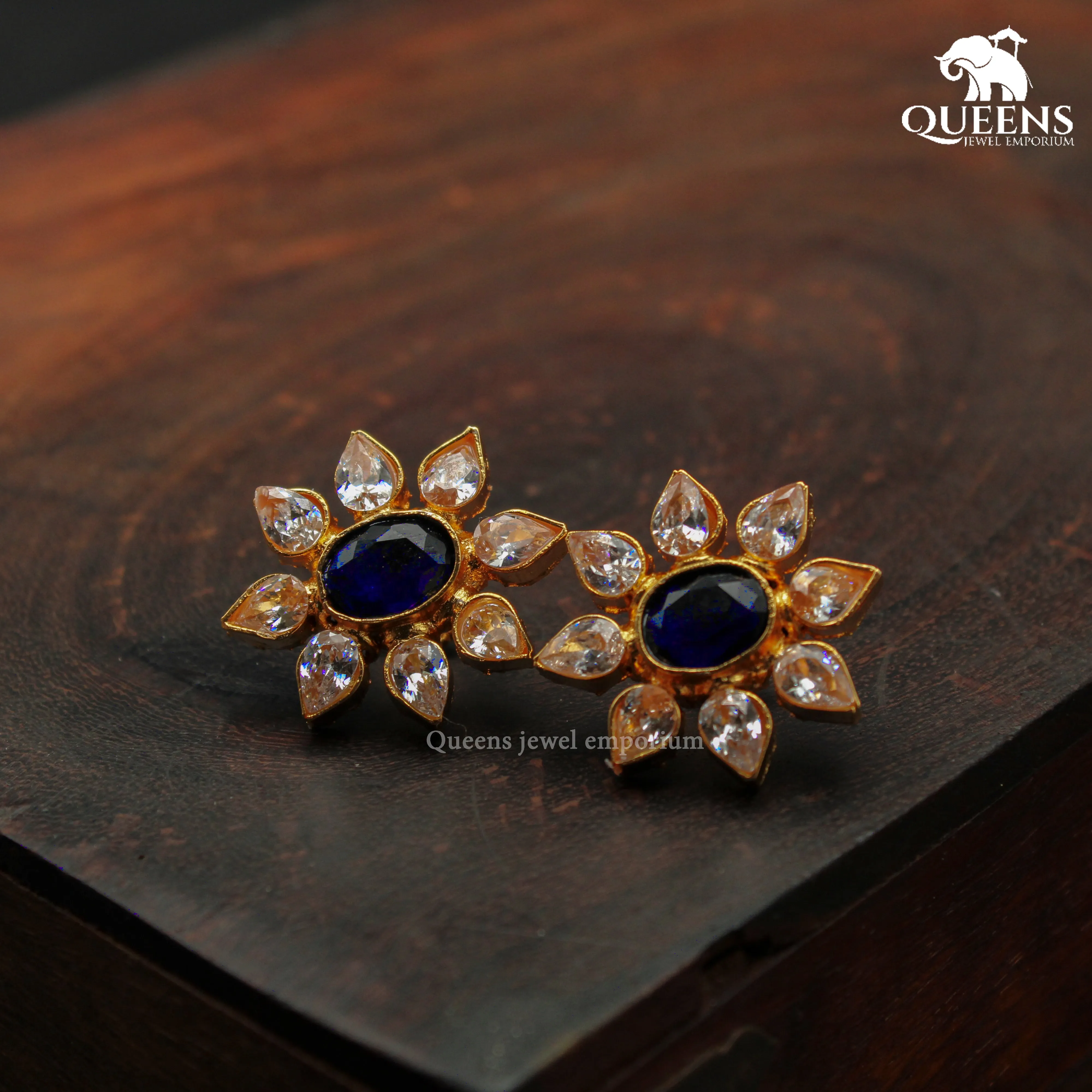 GAURAVYA SIMPLE EARRING
