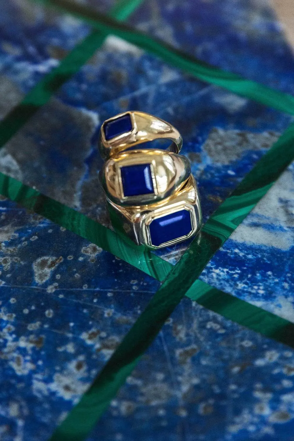 Medium Ring in 18K Yellow Gold & Lapis Stone