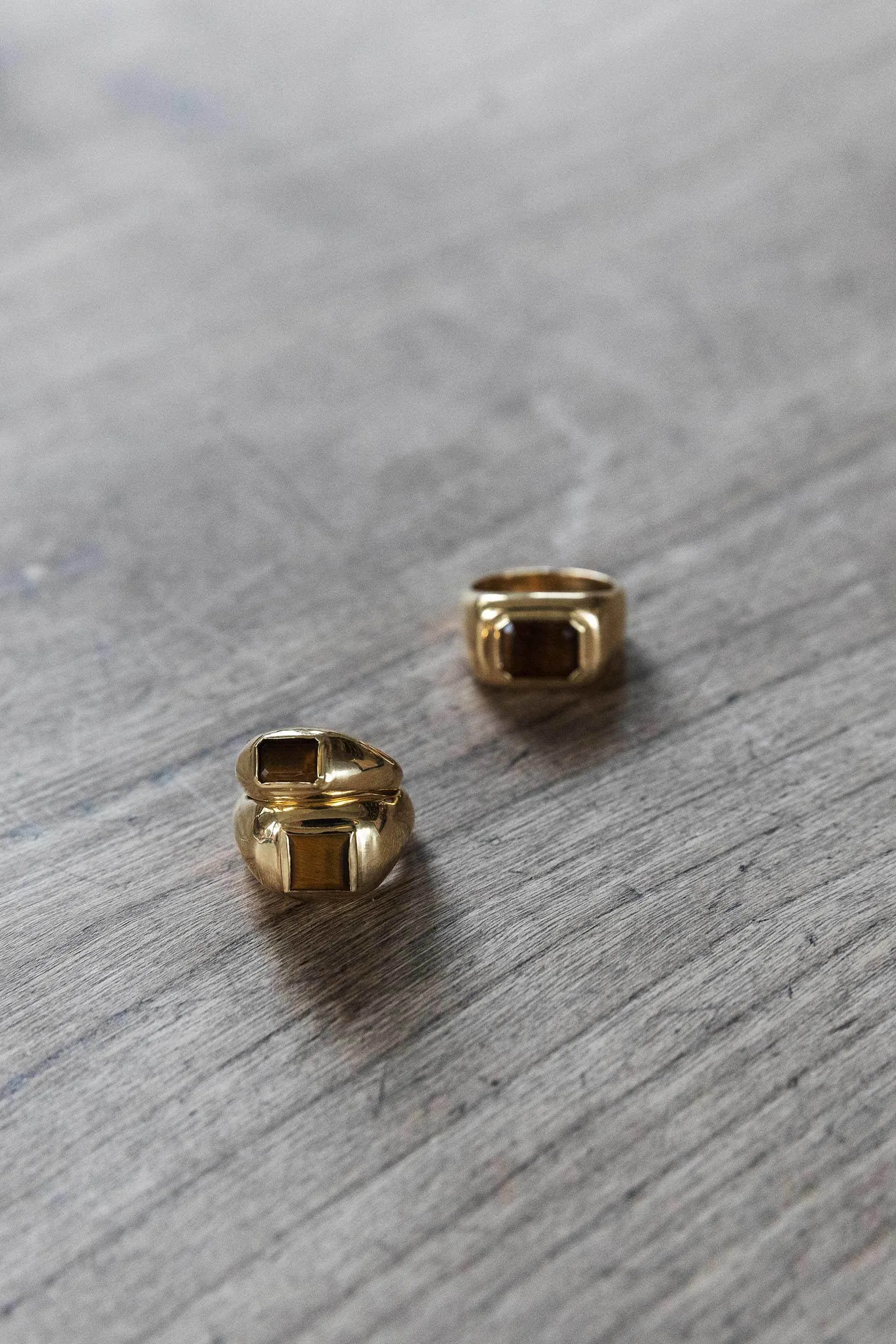 Medium Ring in 18K Yellow Gold & Tiger's Eye Stone