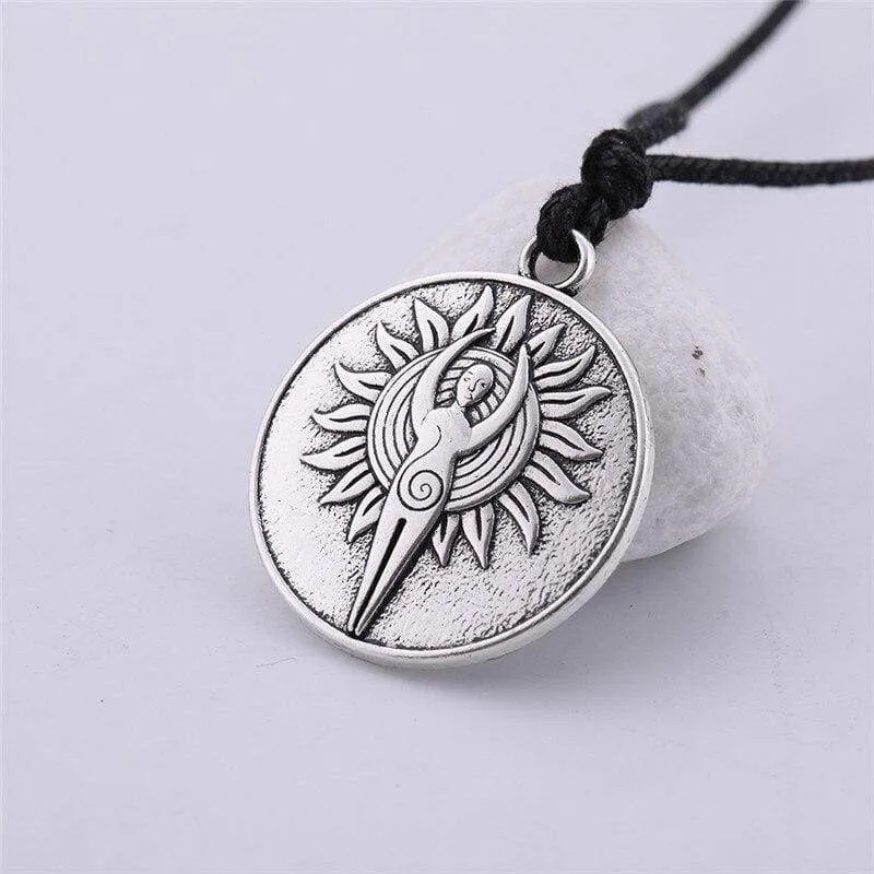 Teamer Jewelry Antique Gold/Silver Rope/link Chain Ancient Greece Astarte Fertility Goddess Wicca Necklace Best gift for Easter